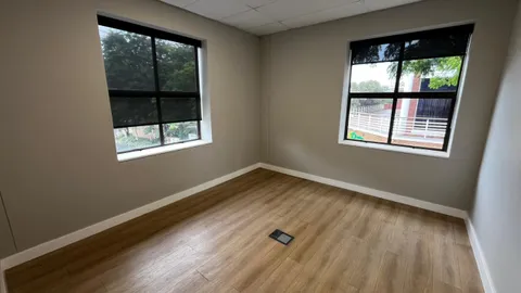 WhatsApp Image 2025-11-24 at 13.33.49 (1).